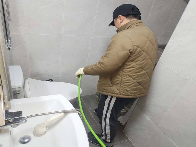금천구 변기막힘 작업사례 8
